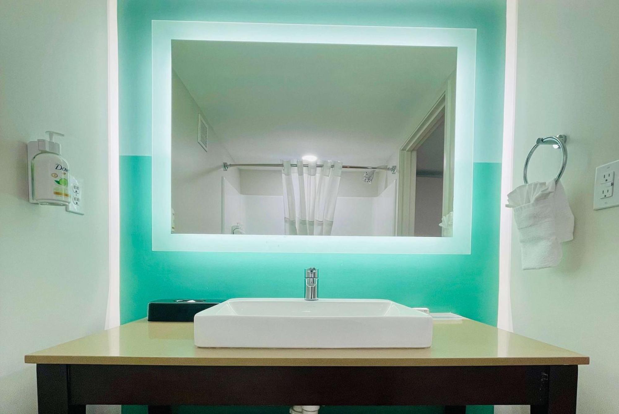 Wingate By Wyndham Matthews, Nc Hotel Bagian luar foto